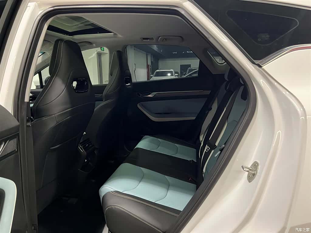 Geely Emgrand, 2023 10