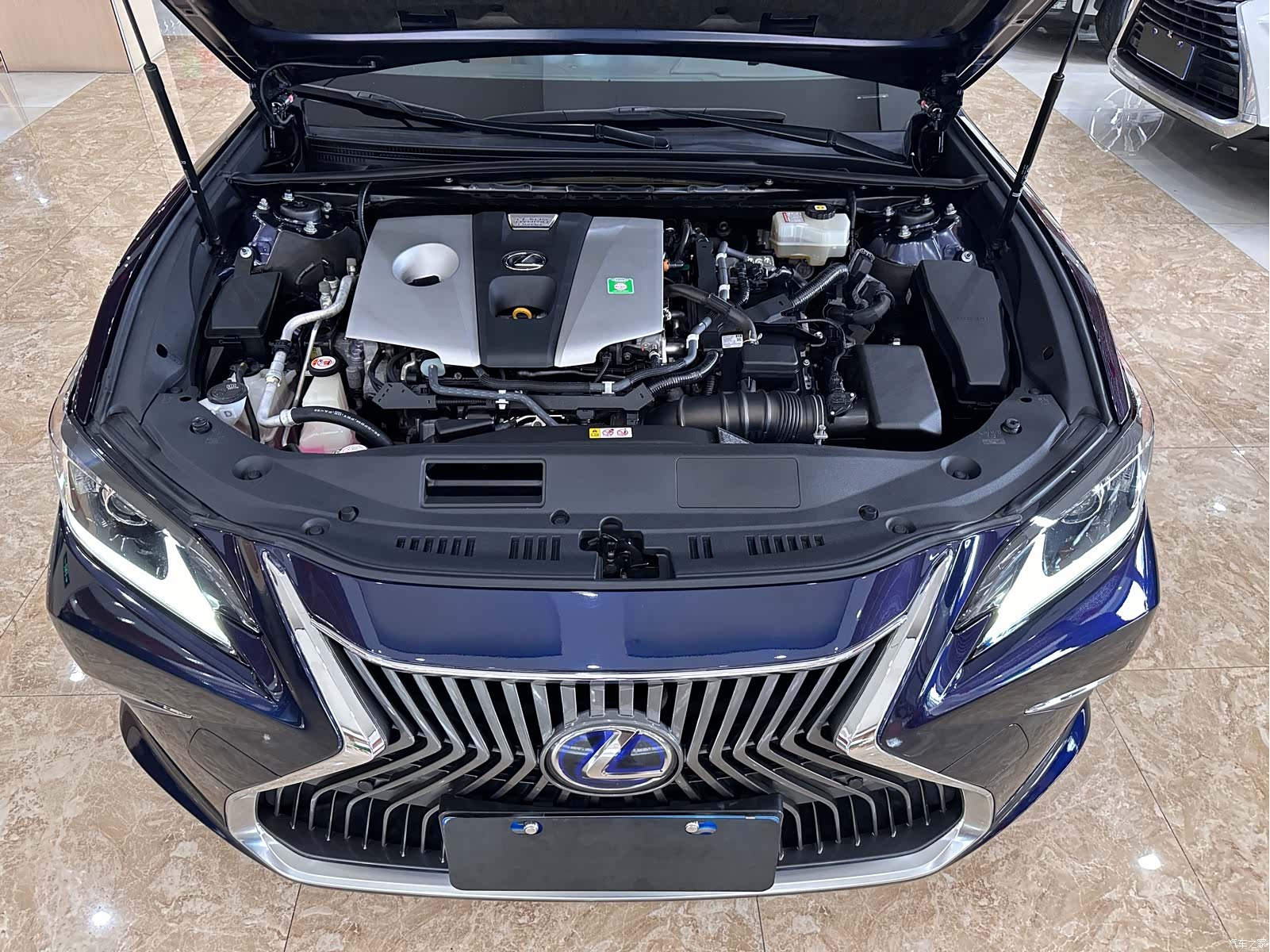 Lexus ES, 2021 16