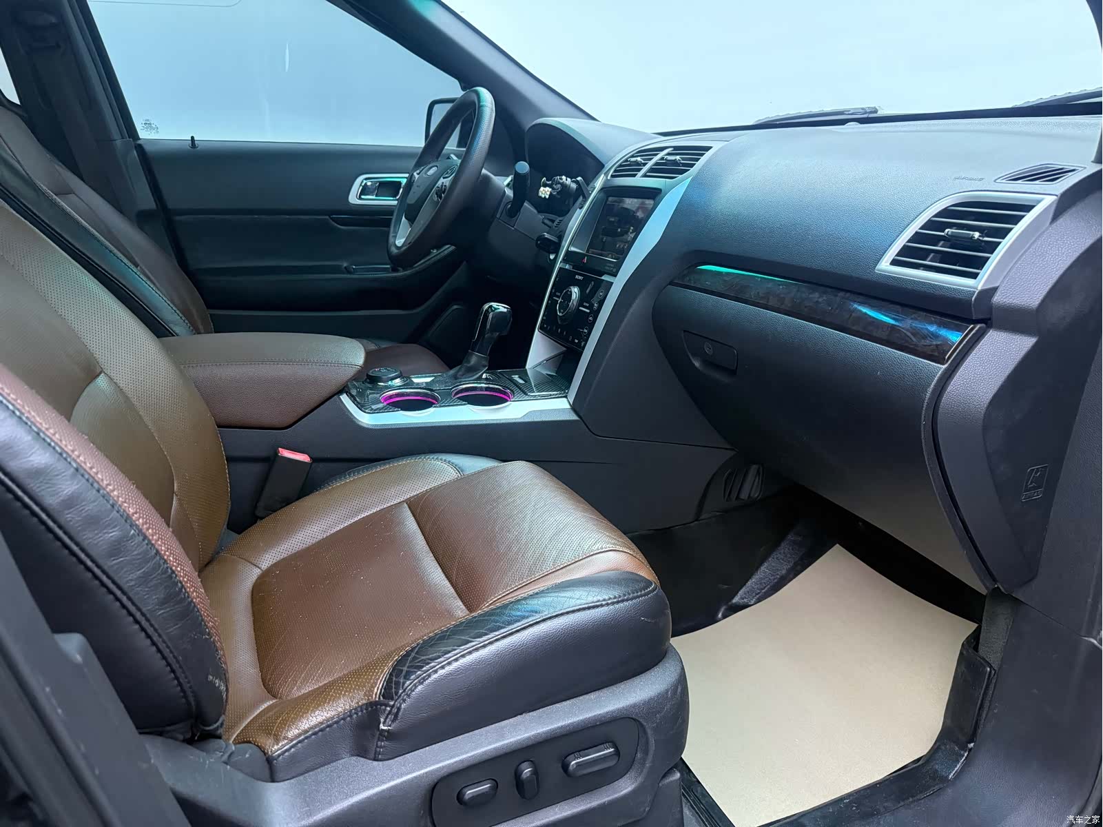 Ford Explorer, 2013 7