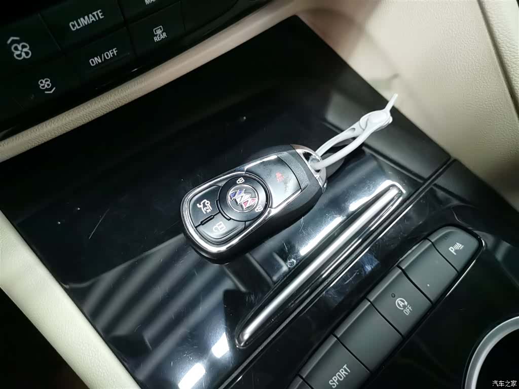 Buick Regal, 2022 11