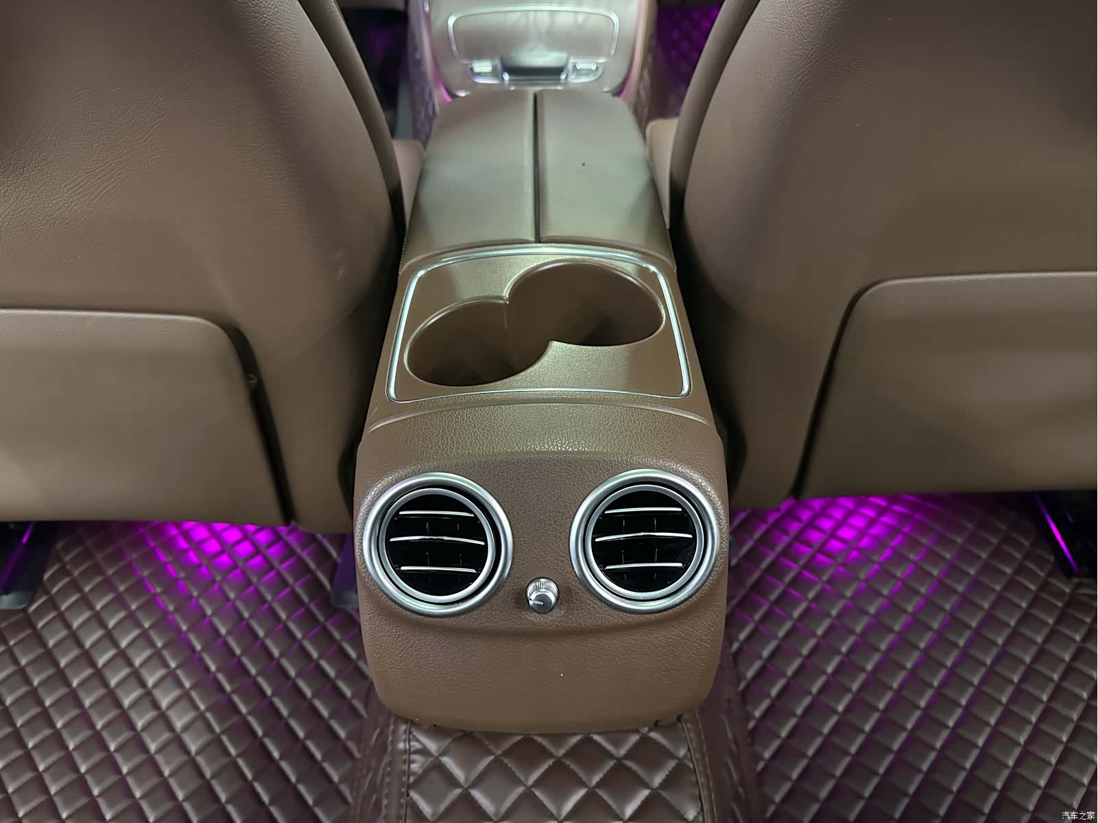 Mercedes-Benz E-Class, 2020 15