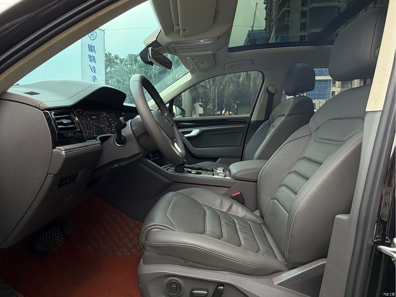 Volkswagen Touareg, 2020 14