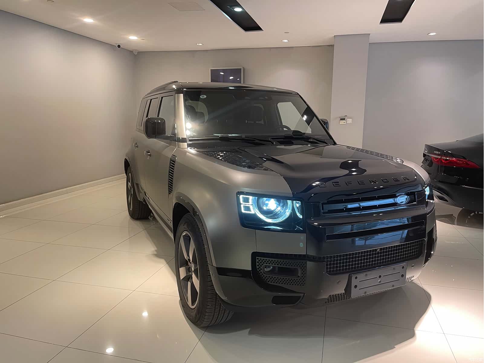 Land Rover Defender, 2024 2