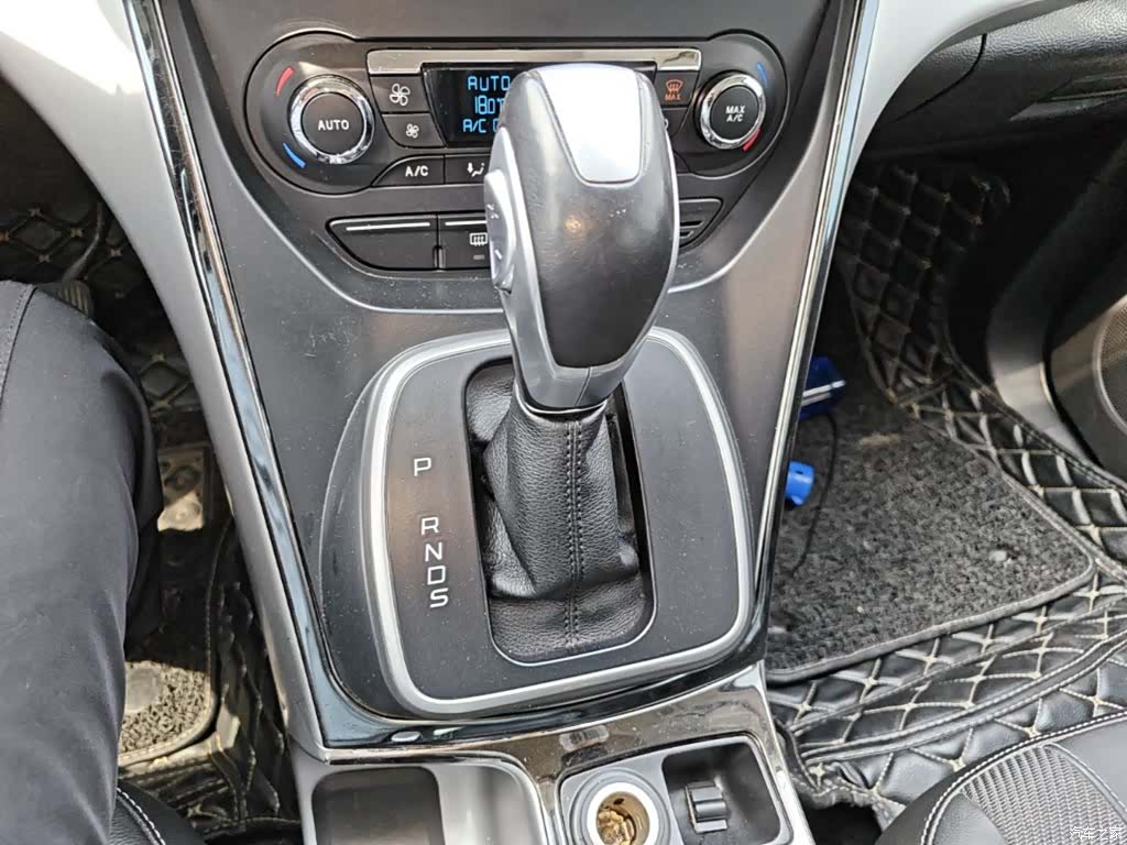 Ford Kuga, 2015 14