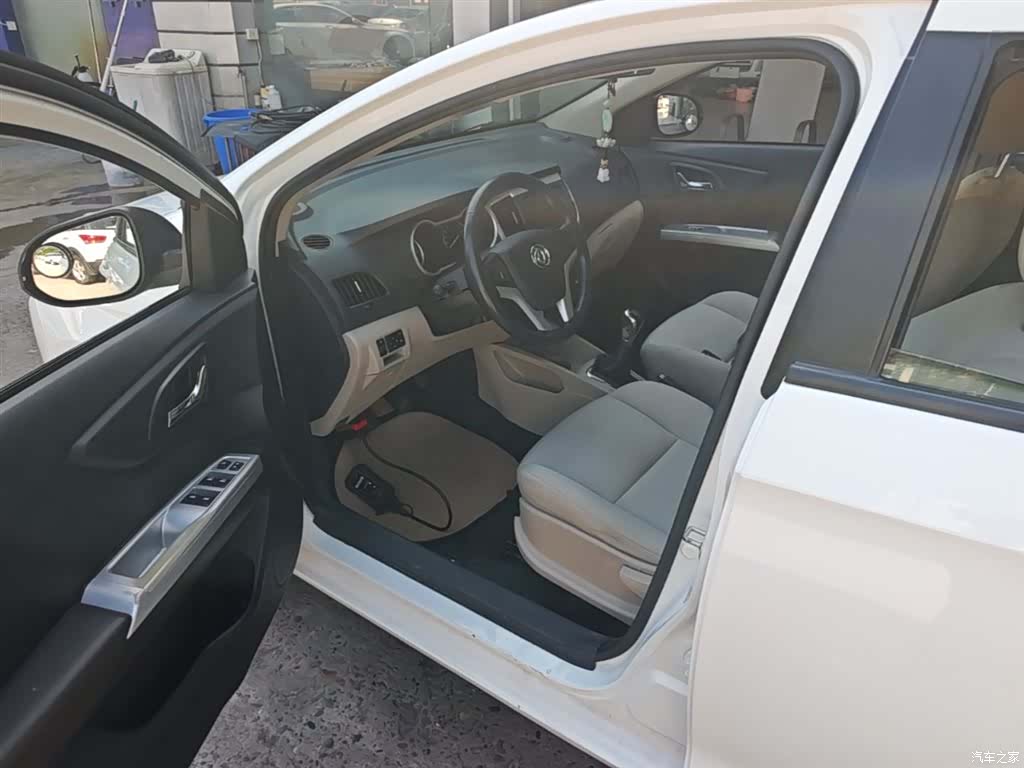 DongFeng A30, 2015 15