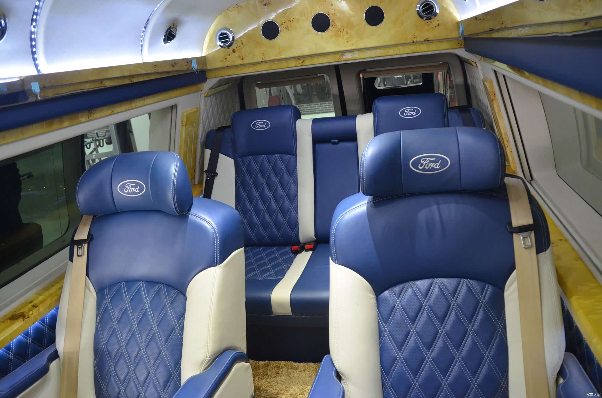 Ford E350, 2017 6