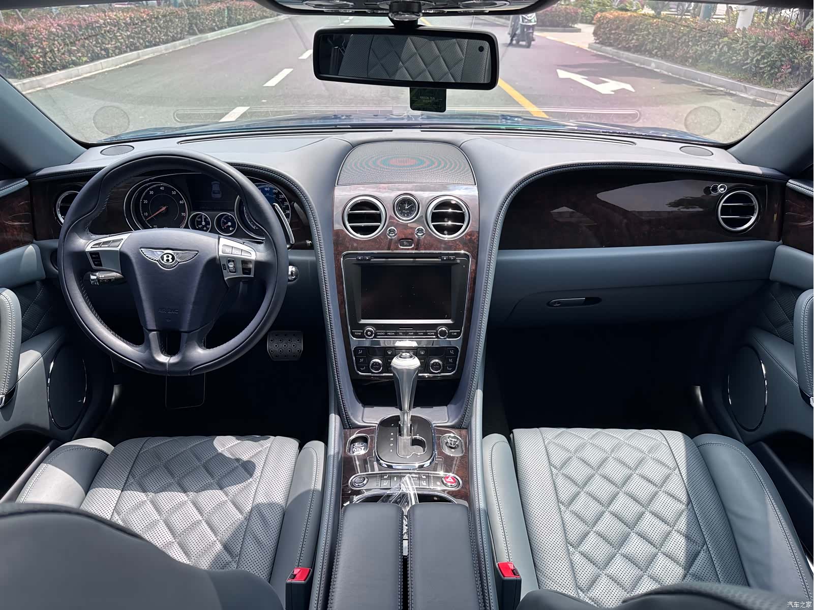 Bentley Flying Spur, 2018 21