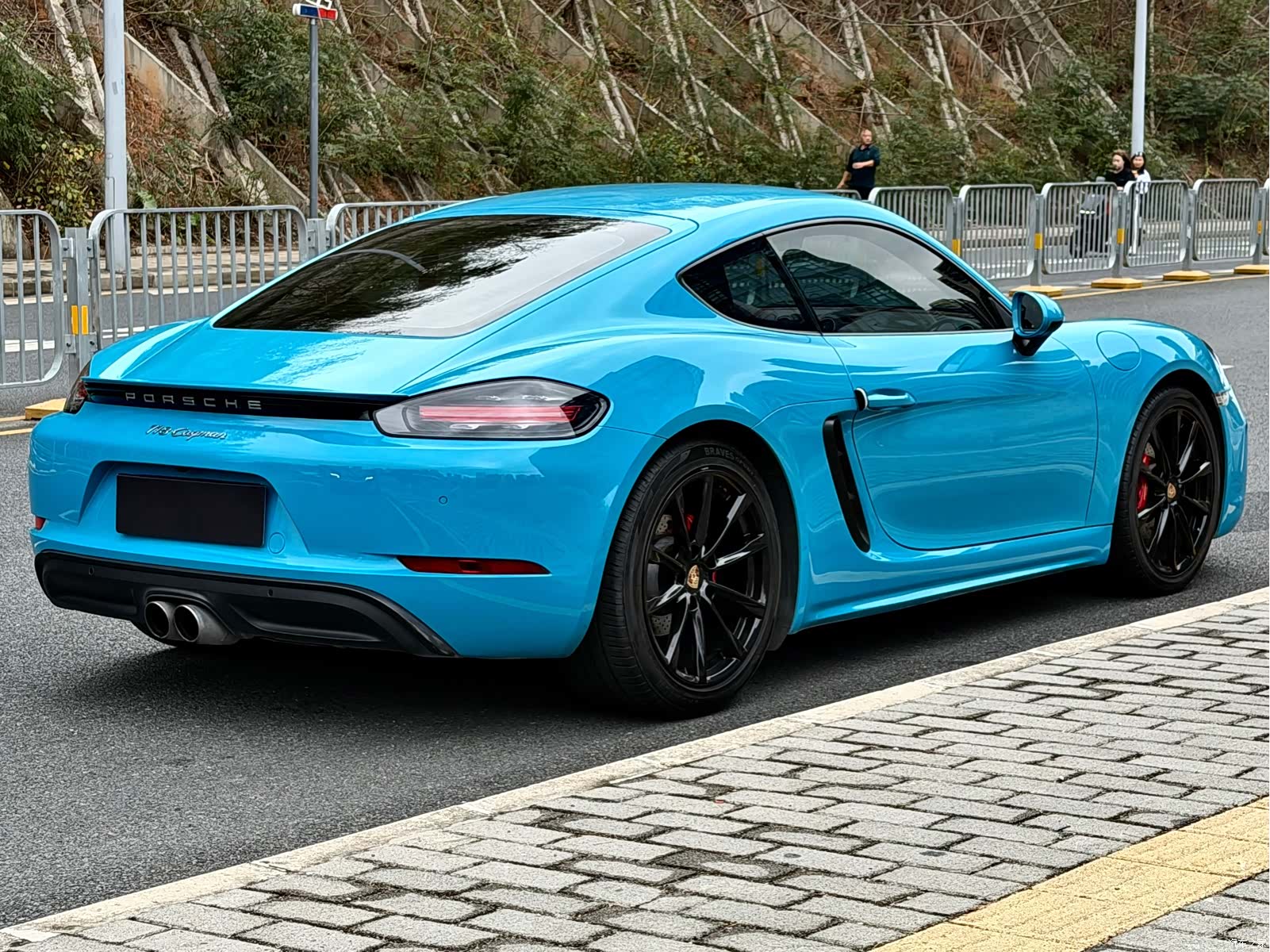 Porsche Cayman, 2019 все фото