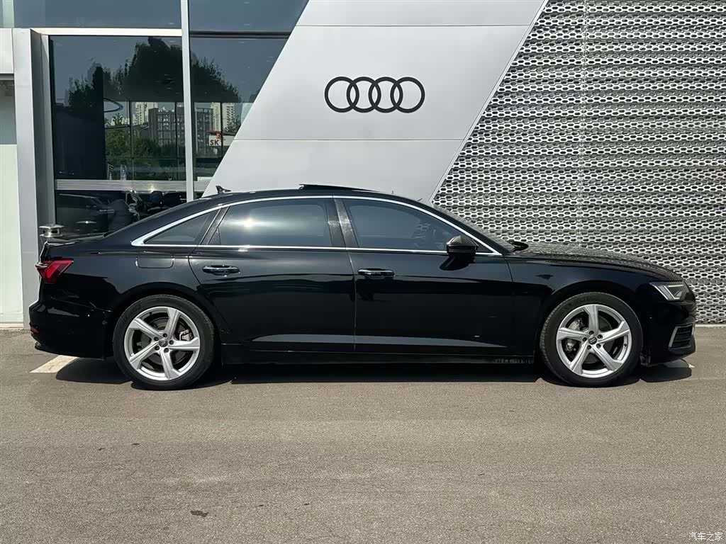 Audi A6L, 2021 3