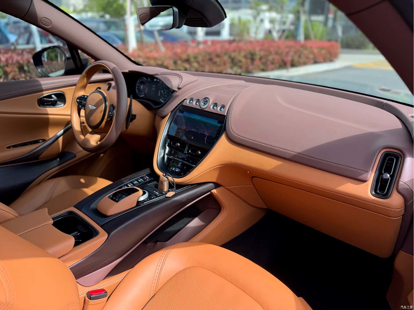 Aston Martin DBX, 2023 6
