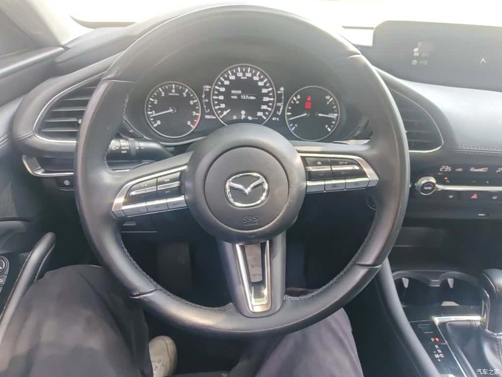 Mazda Mazda3, 2024 11