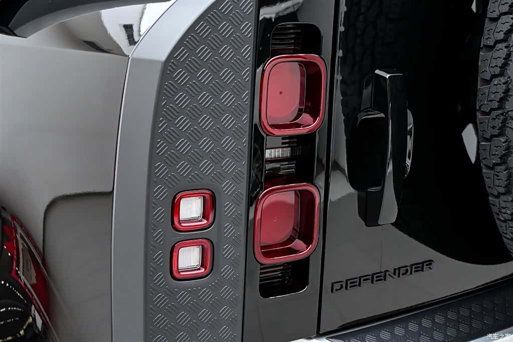 Land Rover Defender, 2024 40
