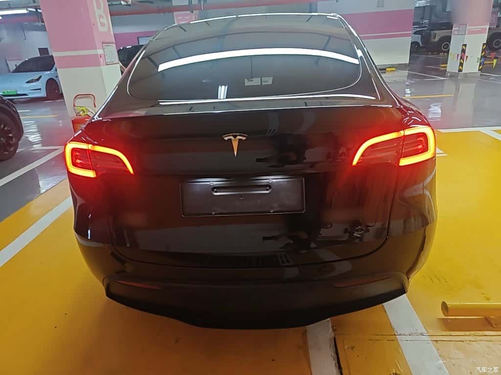 Tesla Model Y, 2023 6