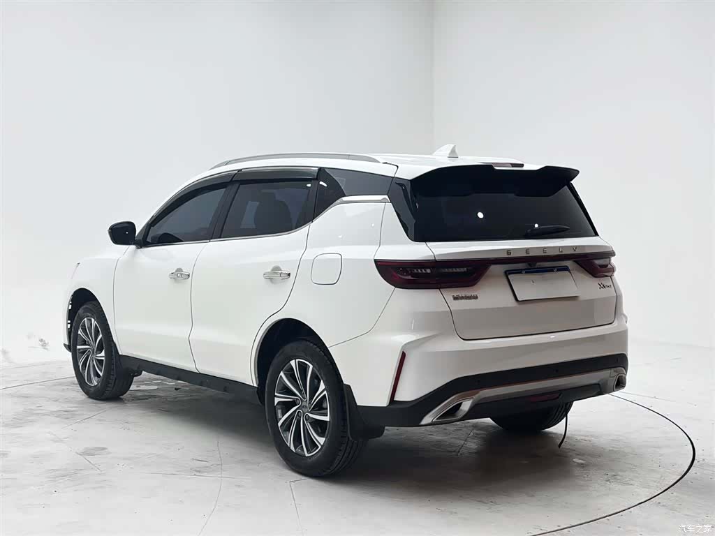 Geely X6, 2022 4