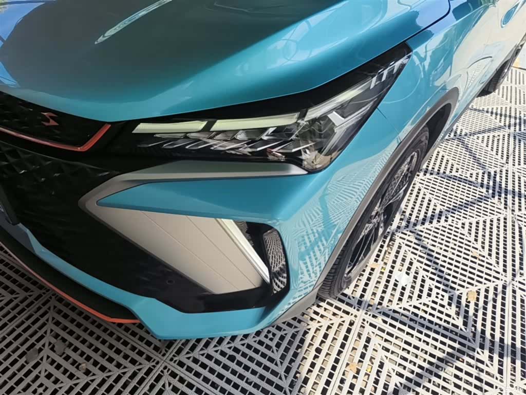 Geely Coolray, 2022 18