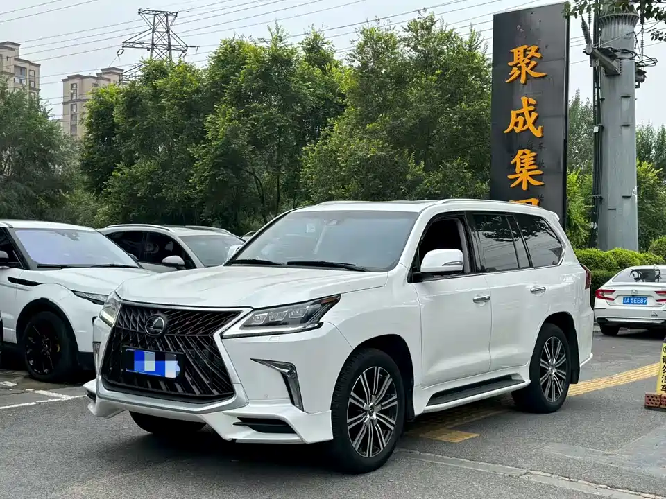 Lexus LX