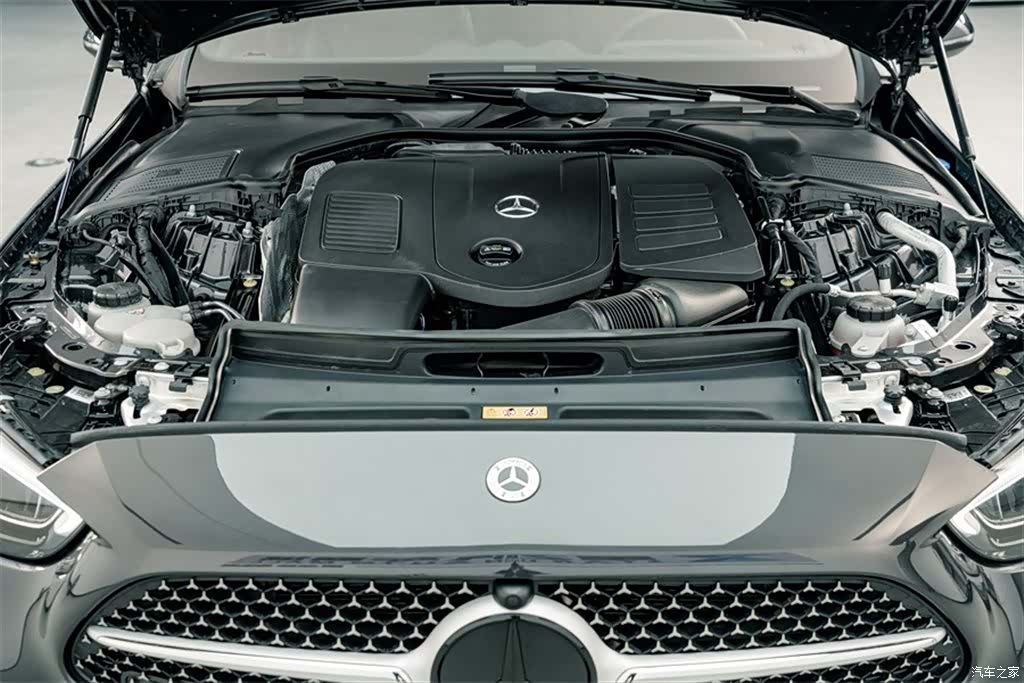 Mercedes-Benz C-Class, 2023 21