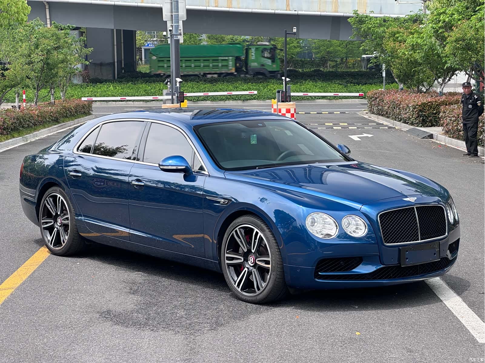 Bentley Flying Spur, 2018 4