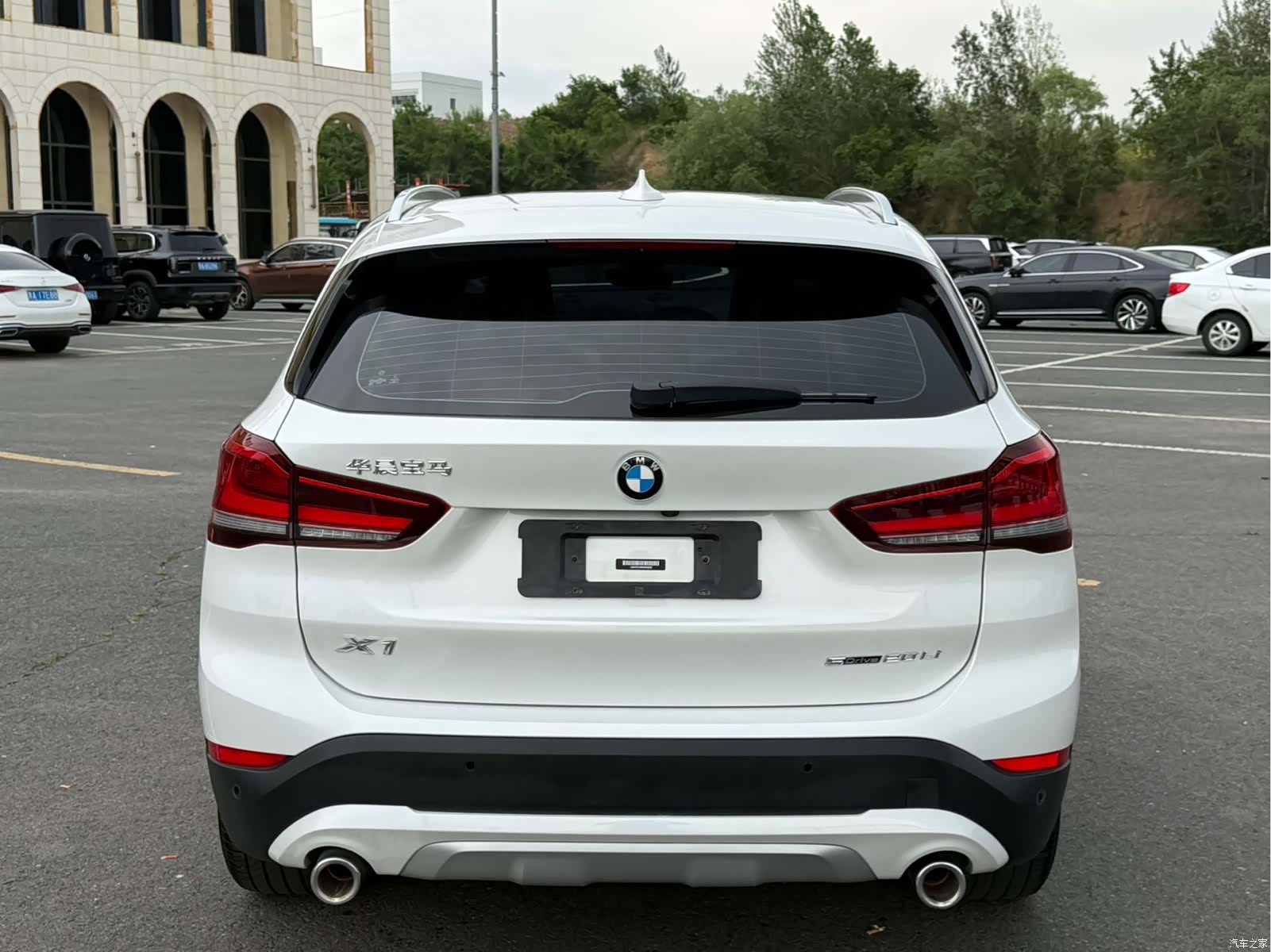 BMW X1, 2022 все фото