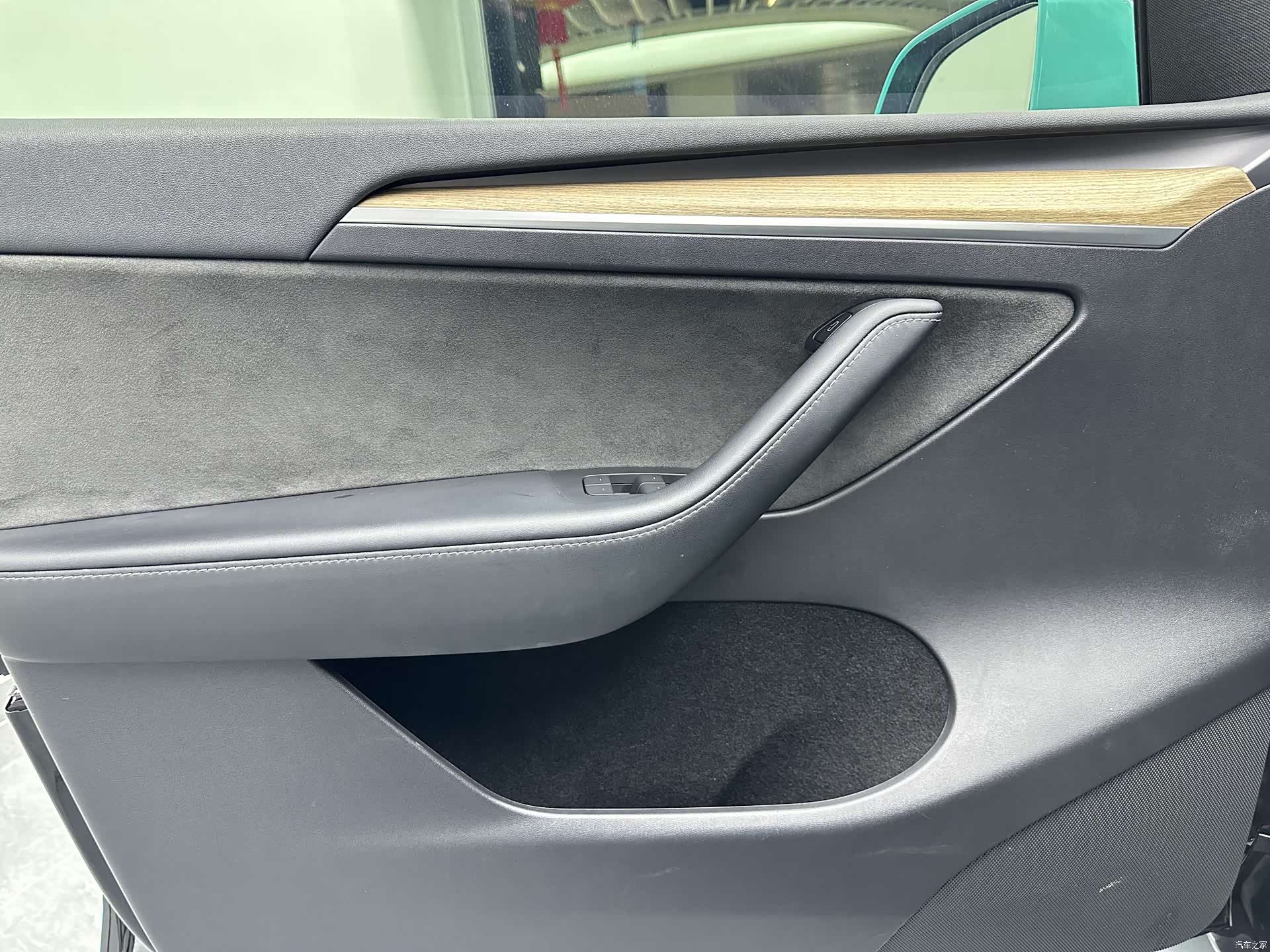 Tesla Model Y, 2023 24