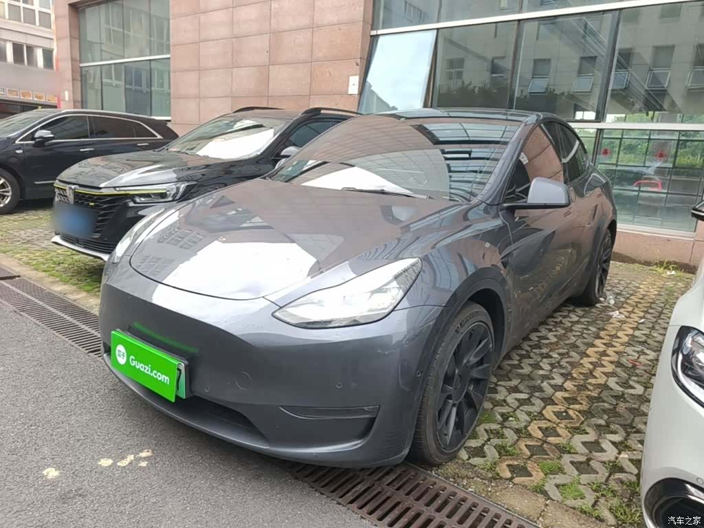 Tesla Model Y, 2021 1