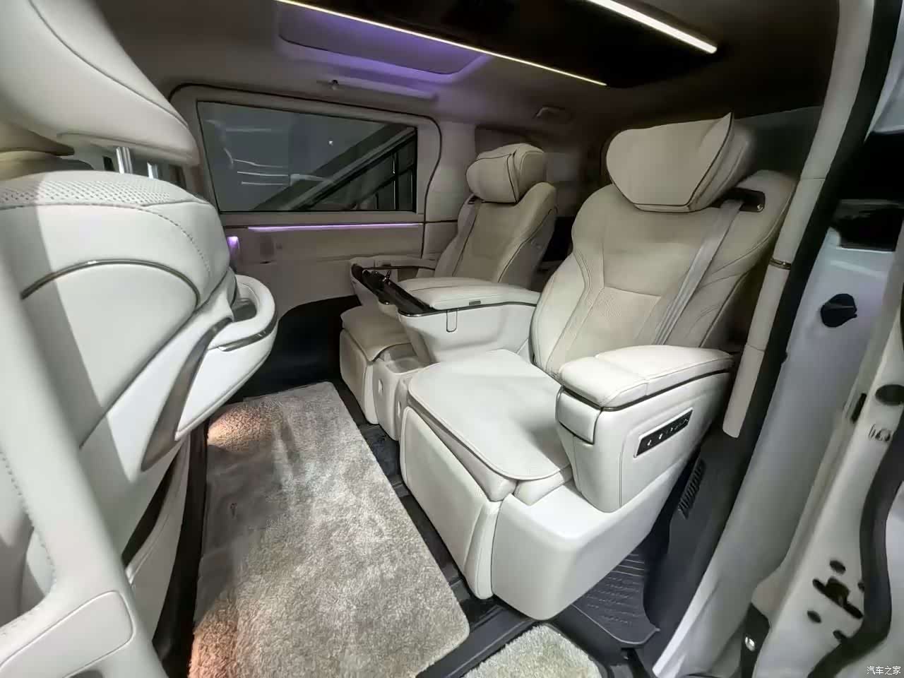 Lexus LM, 2024 7
