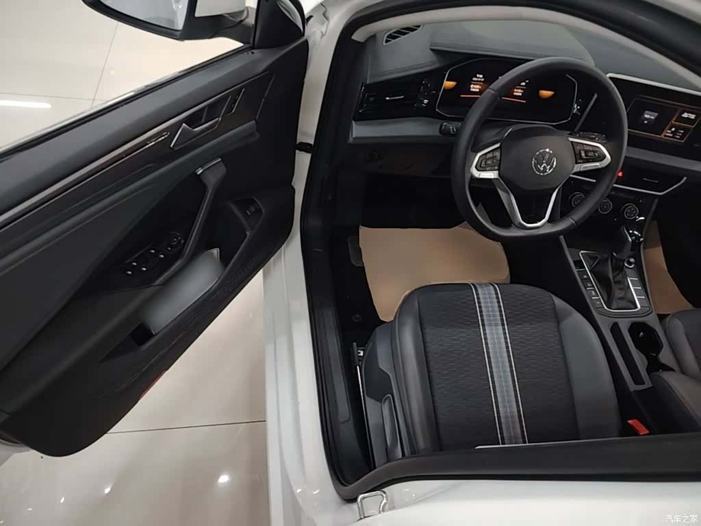 Volkswagen Sagitar, 2024 16