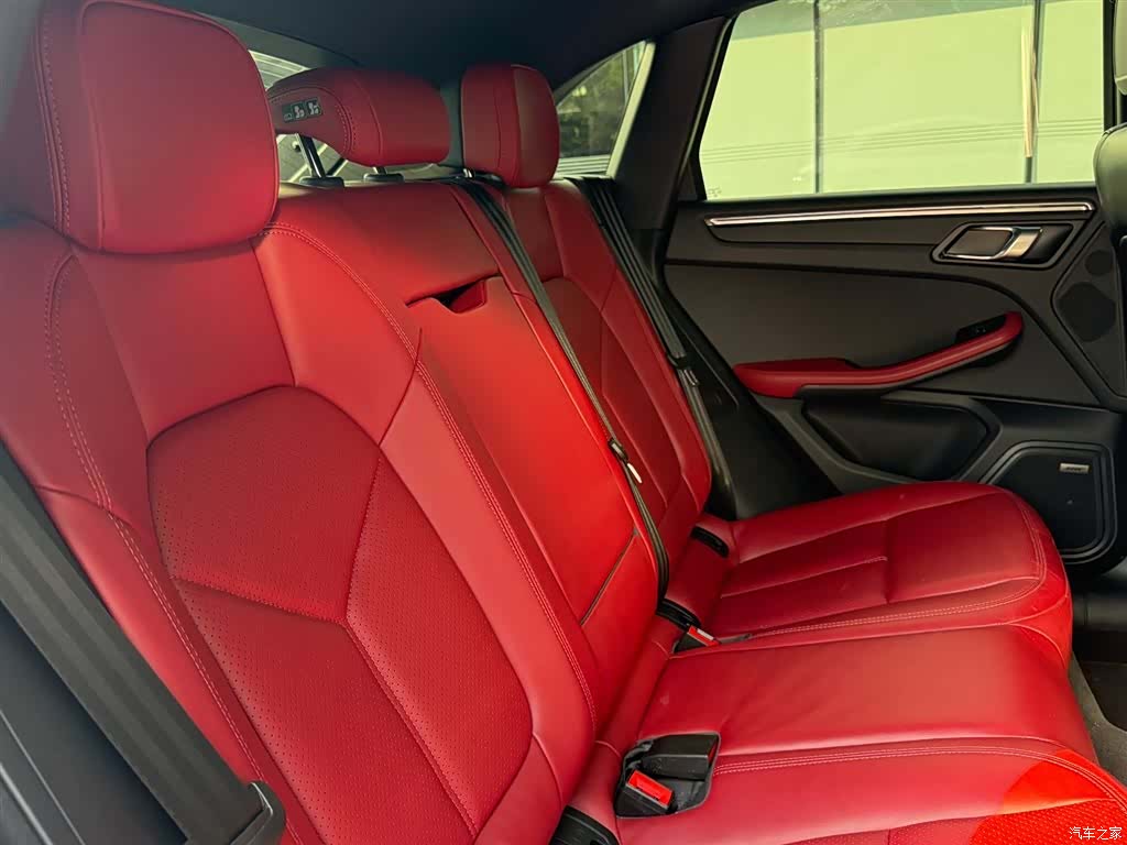 Porsche Macan, 2024 11