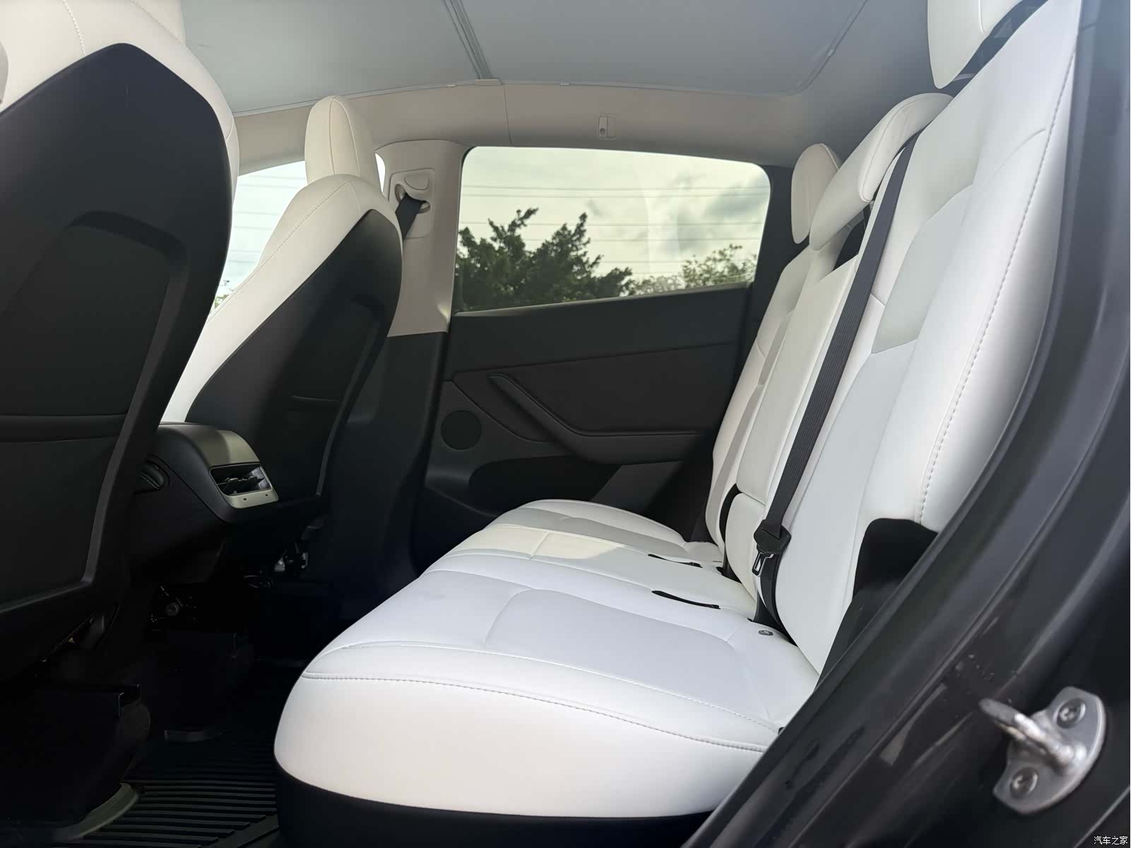 Tesla Model Y, 2022 8