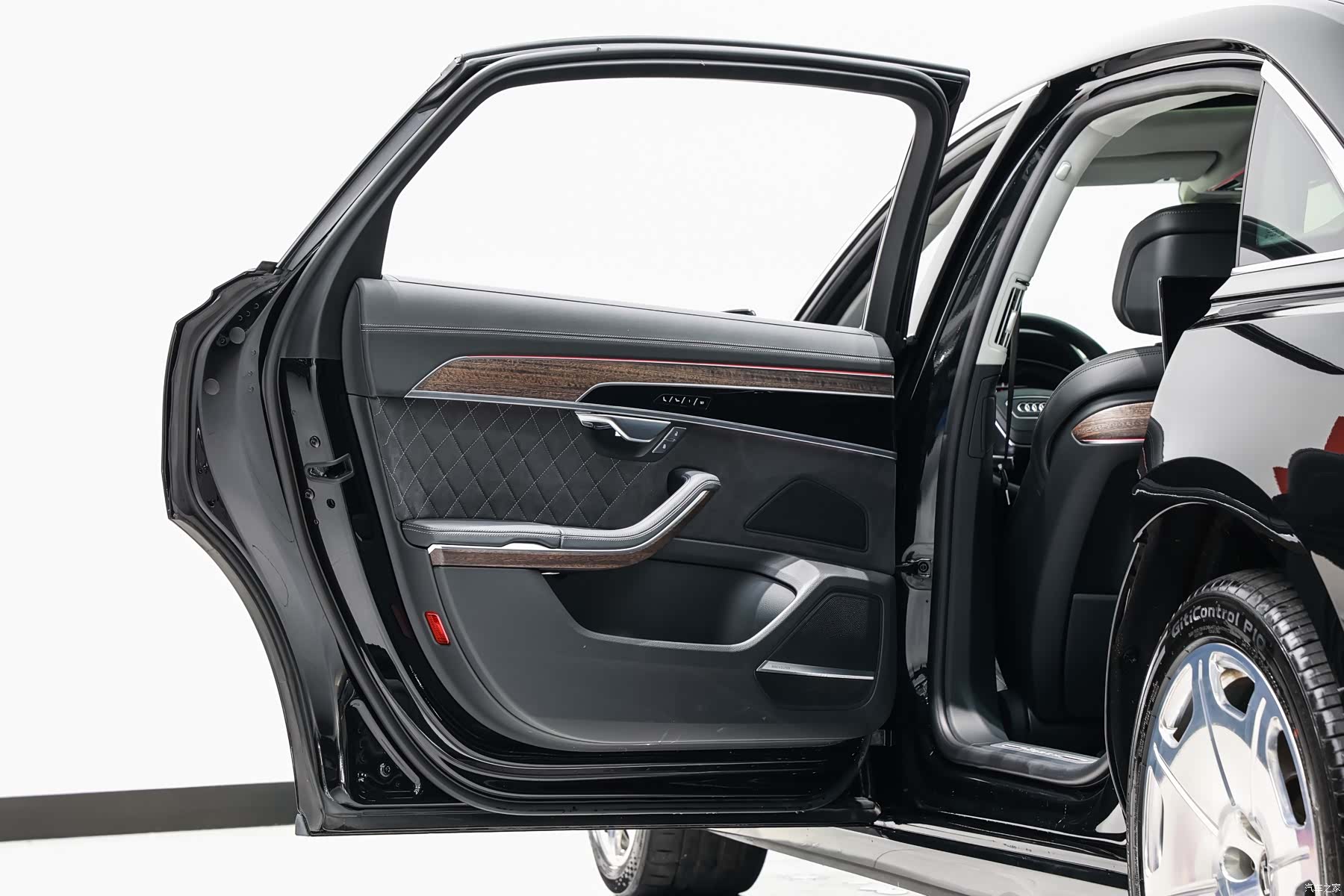 Audi A8L, 2022 17