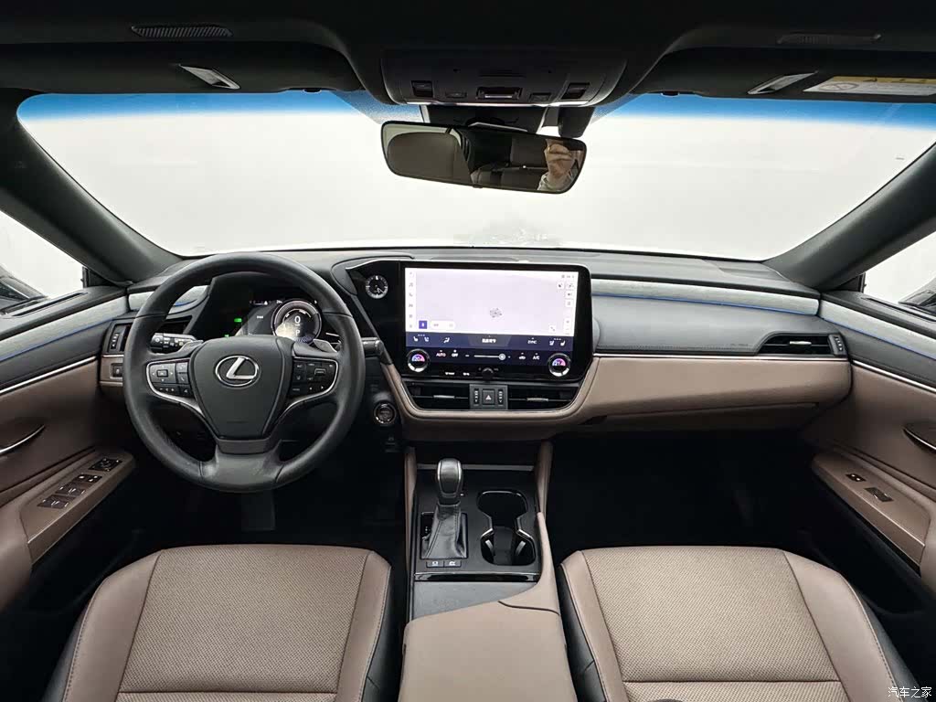 Lexus ES, 2025 16