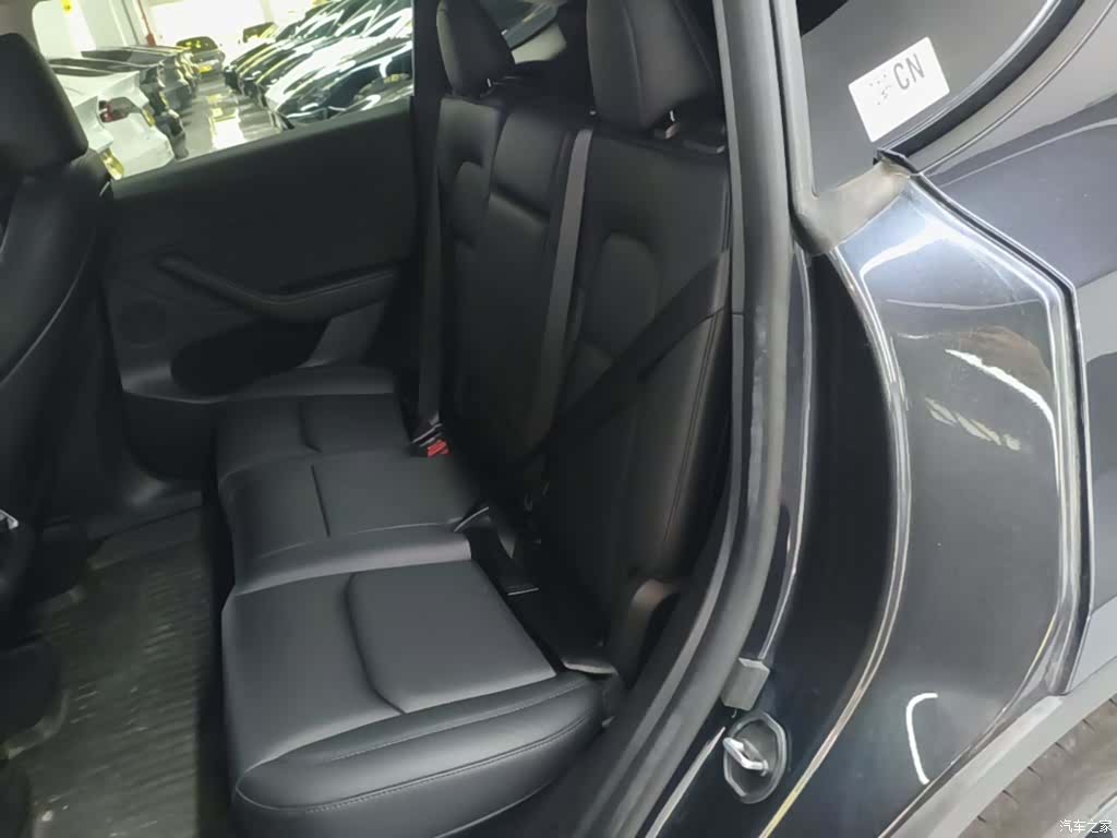 Tesla Model Y, 2024 17