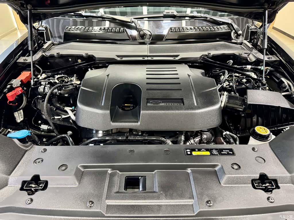 Land Rover Defender, 2023 11