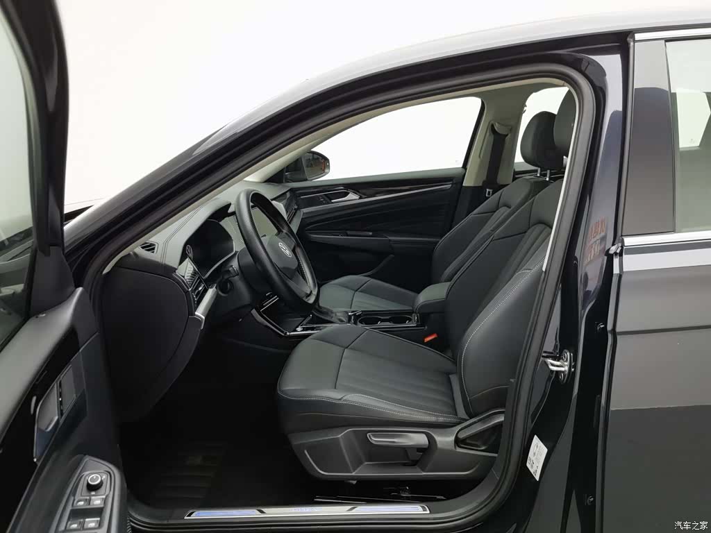 Volkswagen Passat, 2023 10
