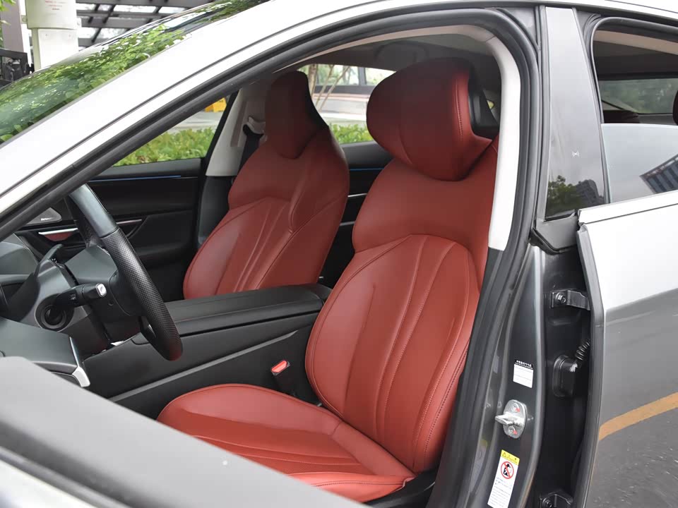 XPENG P7