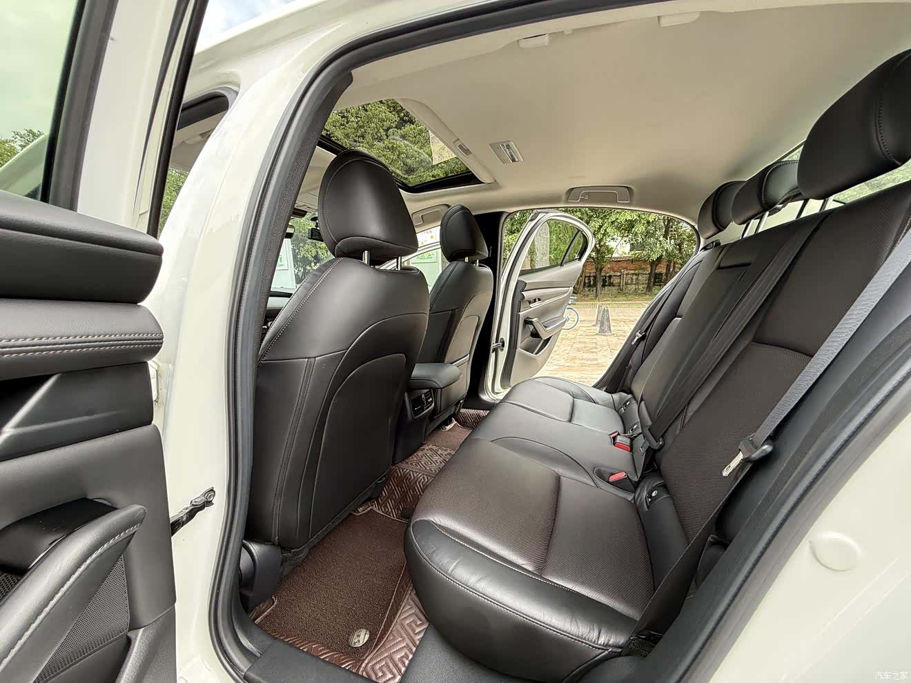Mazda Mazda3, 2020 13