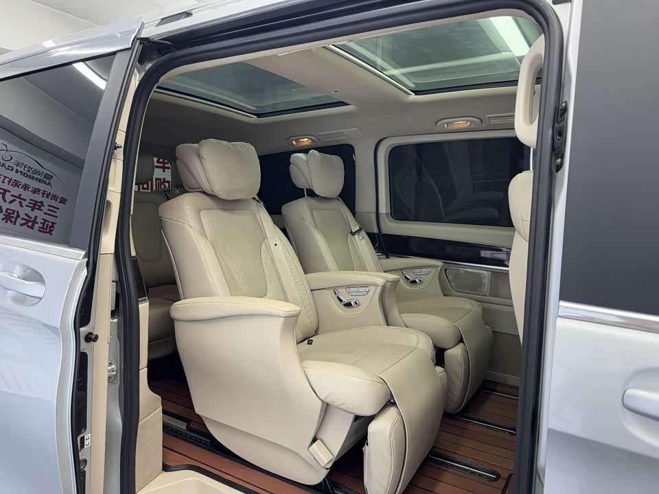 Mercedes-Benz V-class