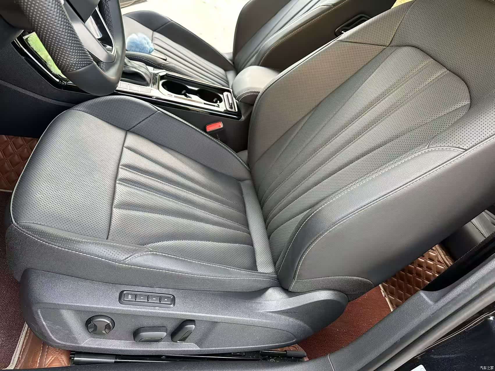Volkswagen Passat, 2025 6