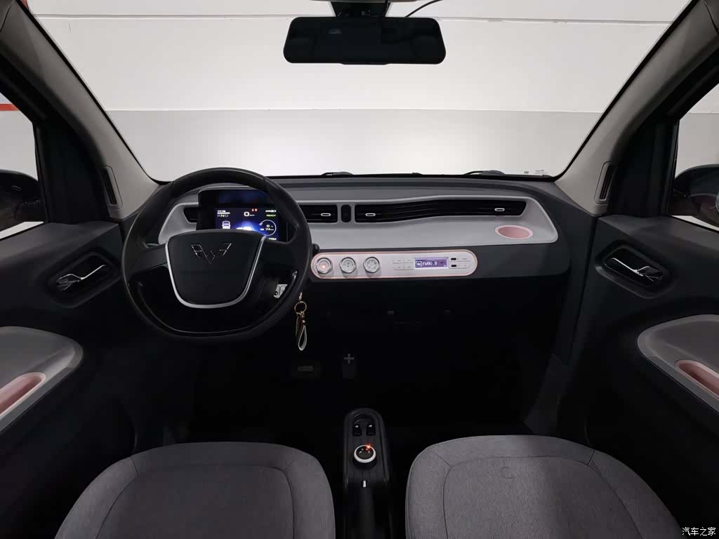 Wuling MINIEV, 2022 все фото