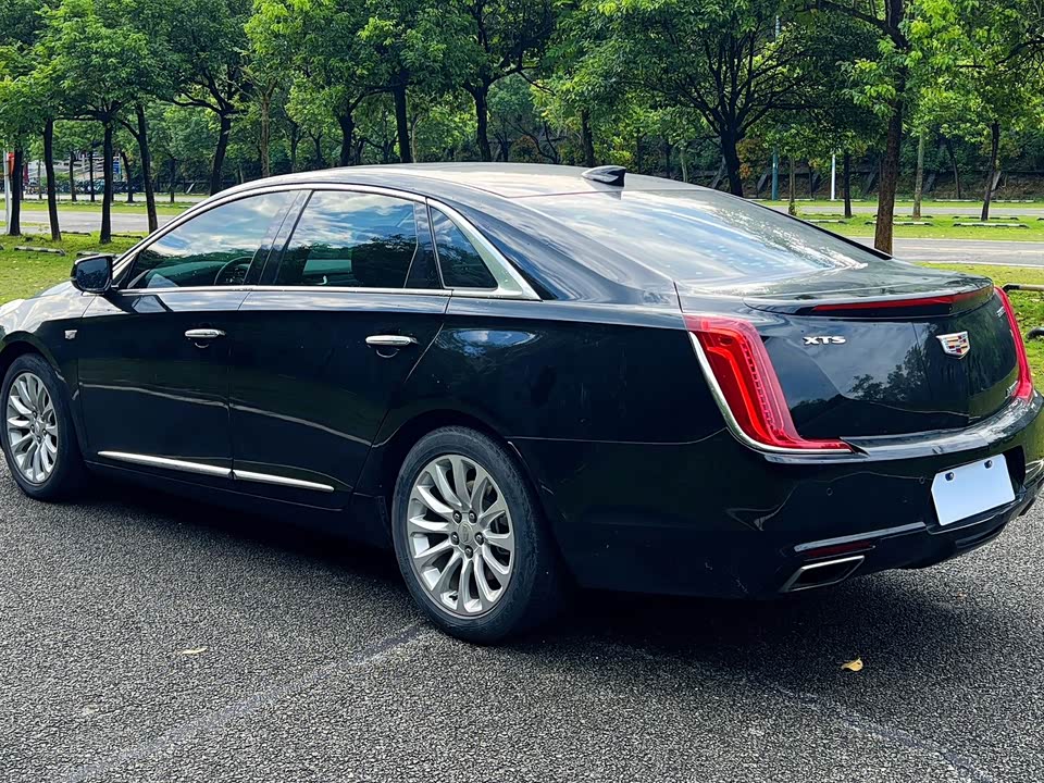 Cadillac XTS
