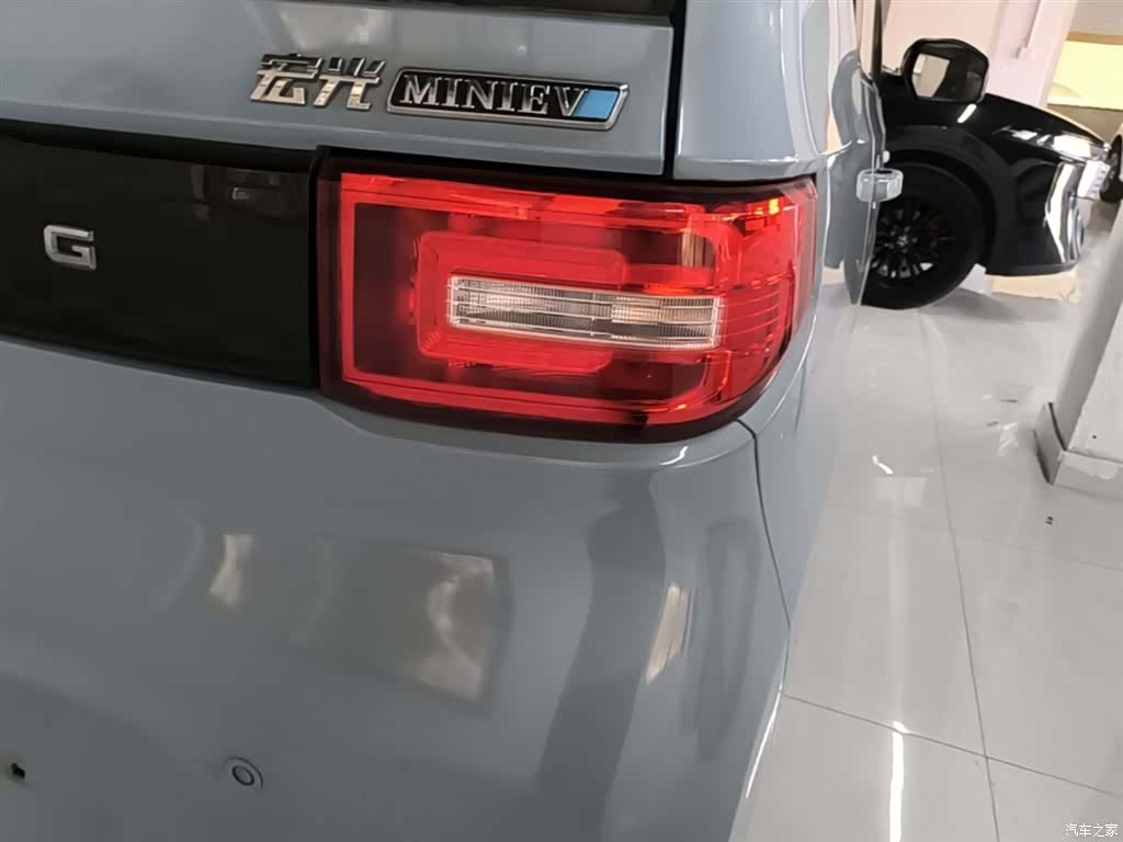 Wuling MINIEV, 2020 8