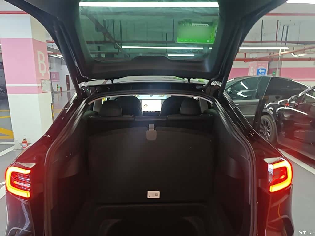 Tesla Model Y, 2022 19