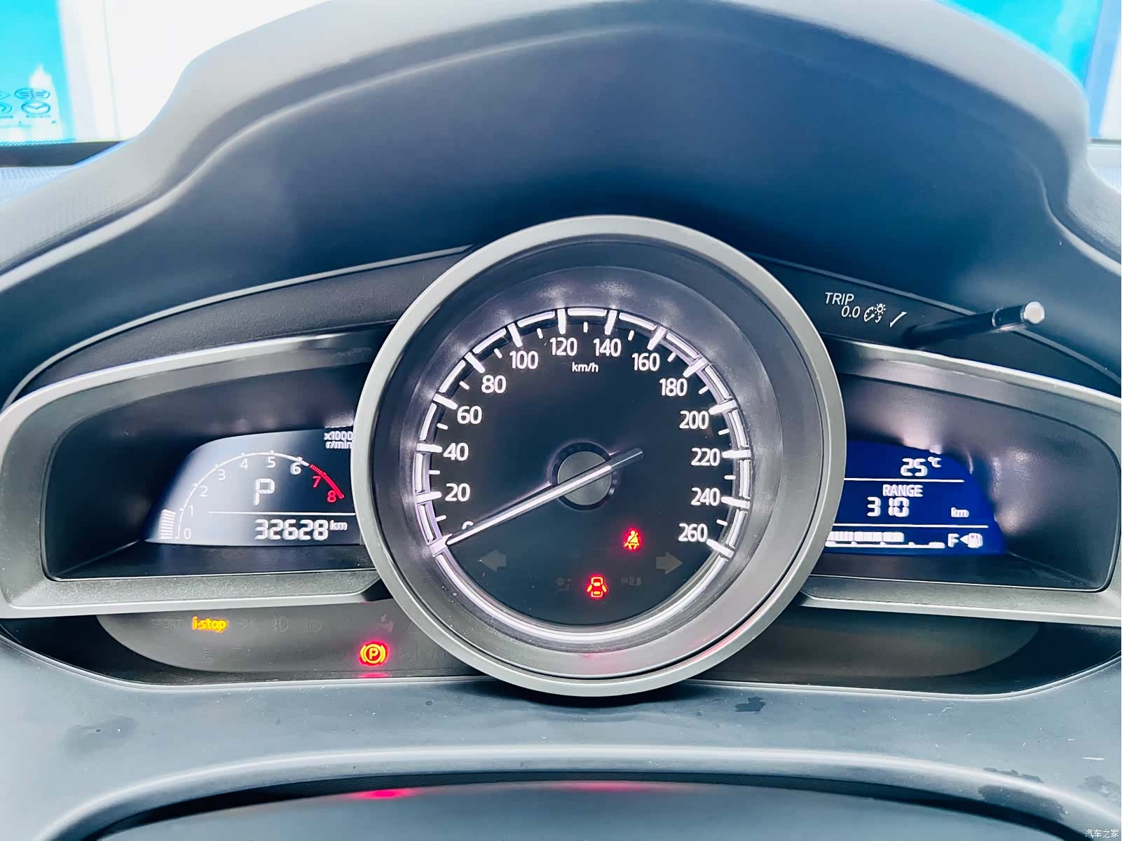 Mazda CX-4, 2023 10