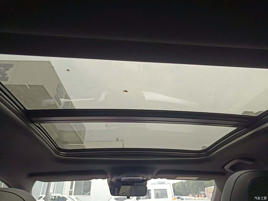 Geely Preface, 2025 18