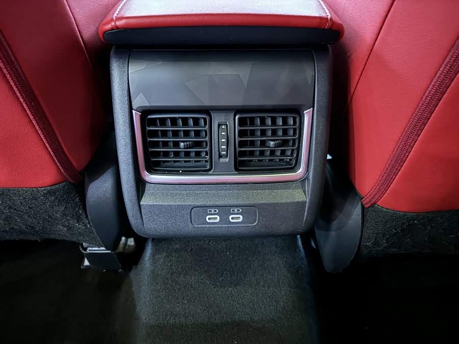 Toyota Camry 2024, фото 18