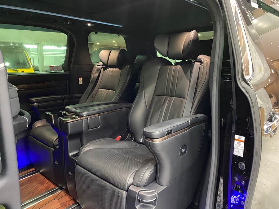 Toyota Vellfire 2020, фото 7