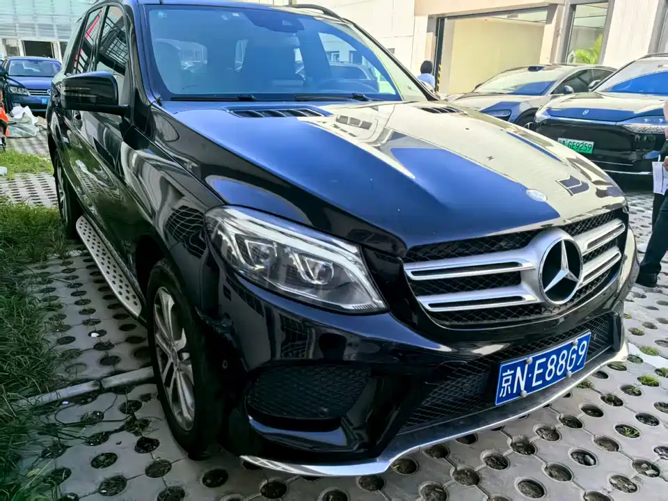 Mercedes-Benz GLE Mercedes-Benz GLE