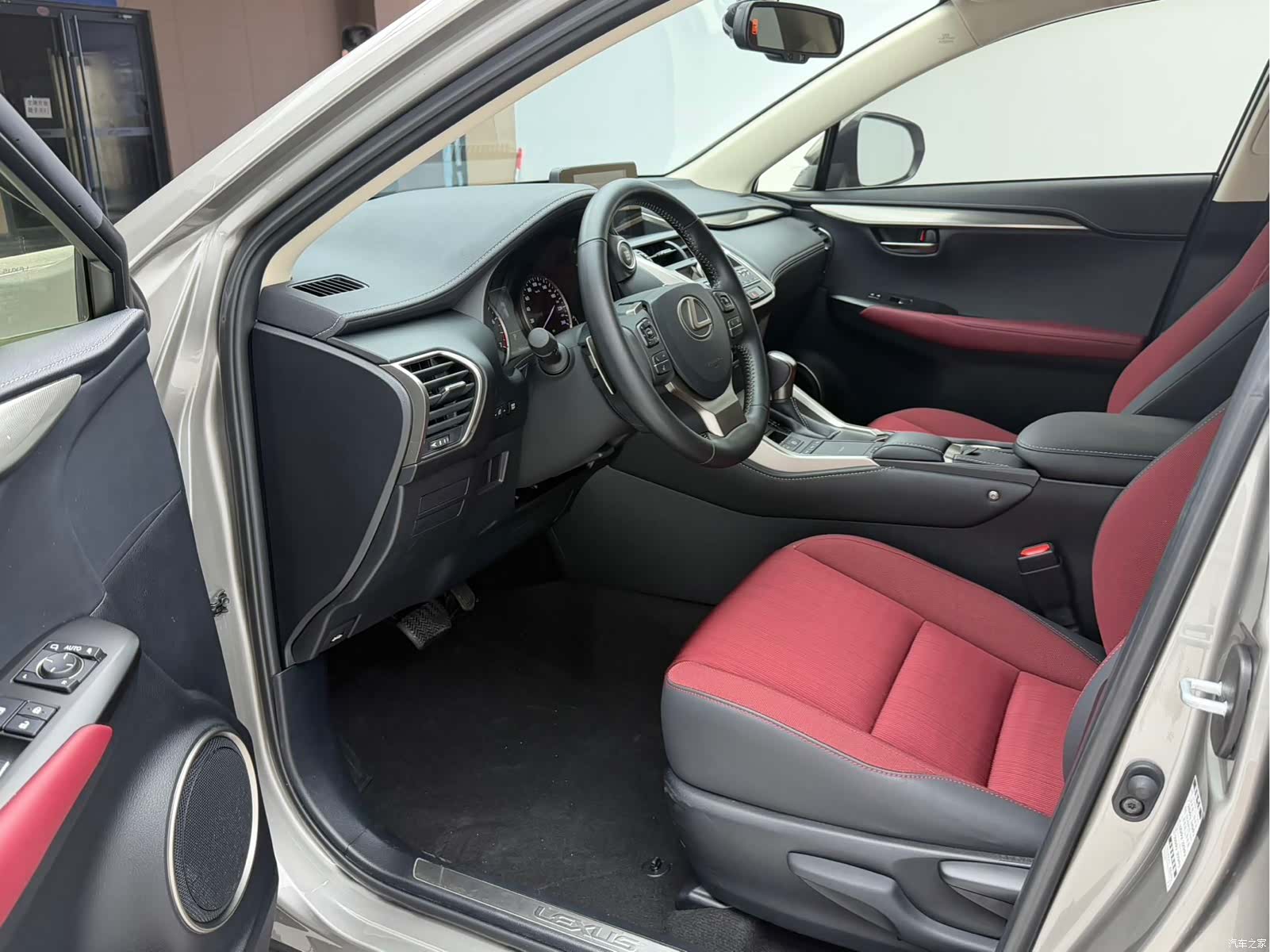 Lexus NX, 2020 10