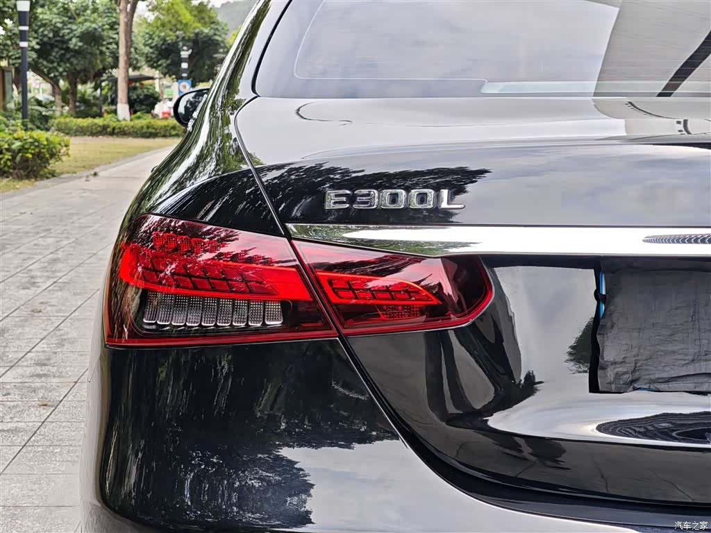 Mercedes-Benz E-Class, 2023 13