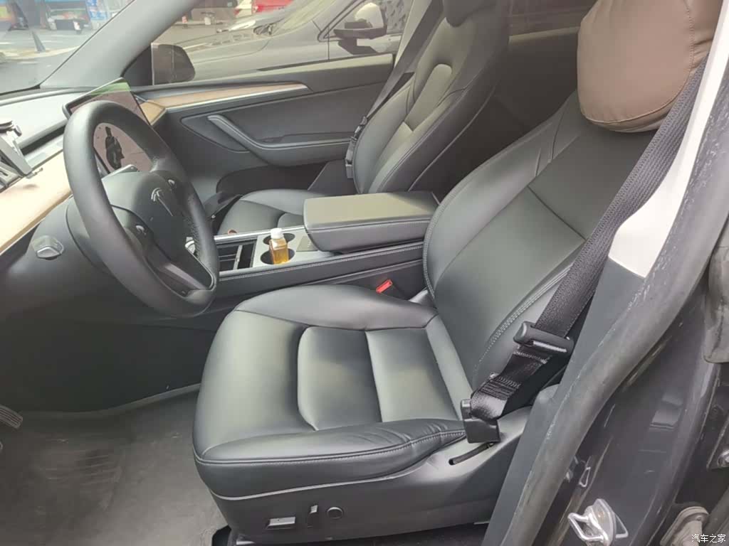 Tesla Model Y, 2021 11
